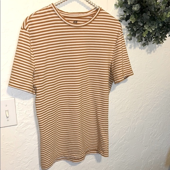 H&M Women’s Light Brown or Dark Mustard & Tan T-Shirt. Slim fit. Small. So soft - Picture 11 of 11